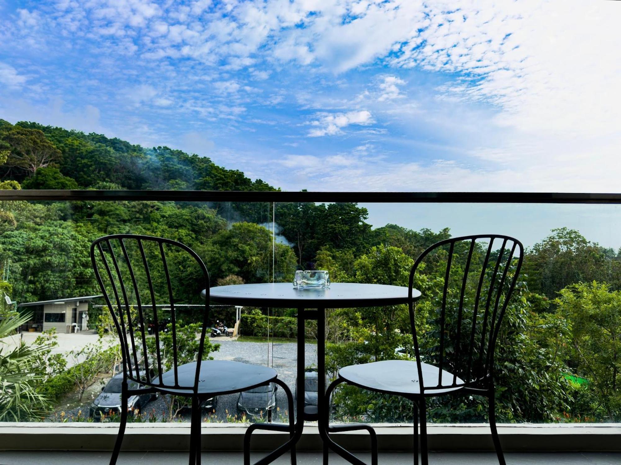 The Viva Patong Hotel Exterior photo