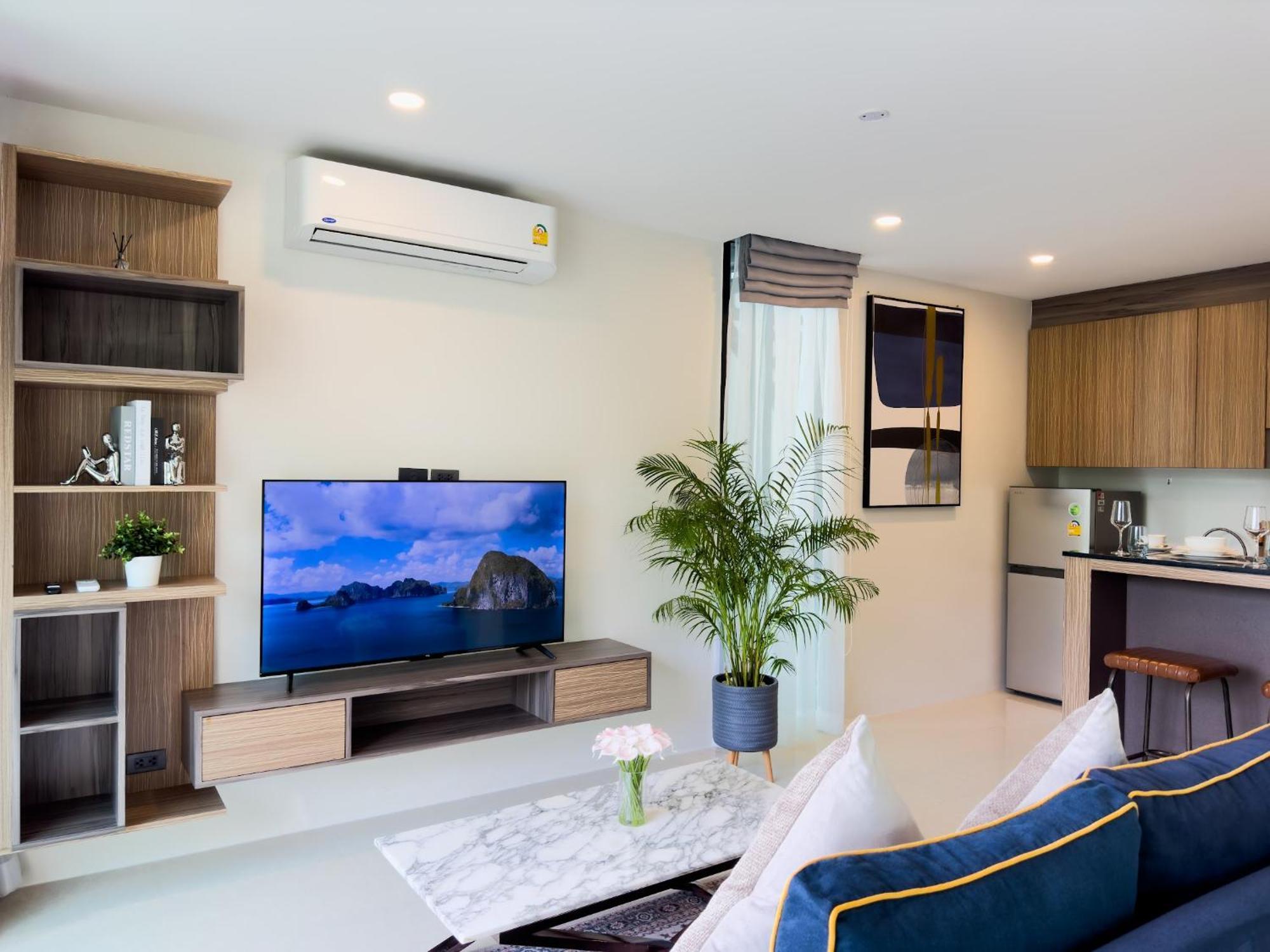 The Viva Patong Hotel Exterior photo